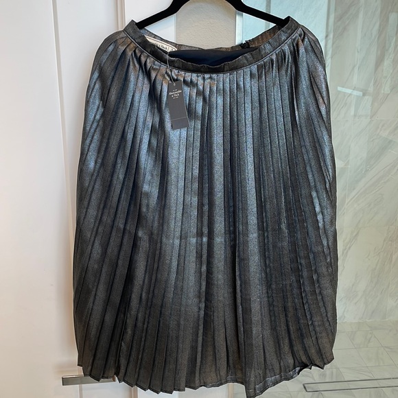 METALLIC SILVER MIDI SKIRT - Picture 2 of 5